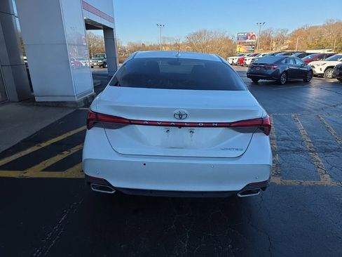 Used 2022 Toyota Avalon Limited image 4