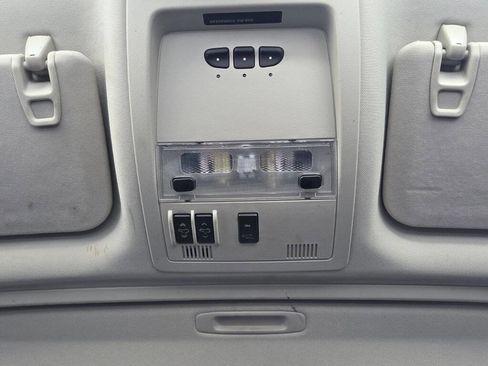 Used 2013 GMC Yukon XL Denali RWD image 30