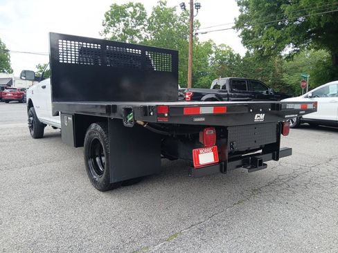 Used 2022 RAM 3500 Tradesman w/ Chrome Appearance Group AWD/4WD image 8