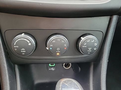 Used 2014 Dodge Avenger SXT w/ Sun/Sound Group FWD image 26