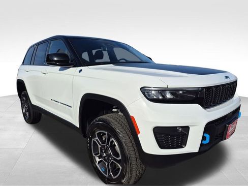 Used 2023 Jeep Grand Cherokee Trailhawk w/ Luxury Tech Group III image 7