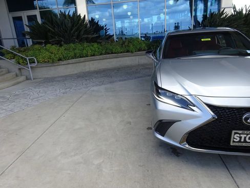 Used 2023 Lexus ES 350 F Sport w/ Accessory Package (Z1) FWD image 33