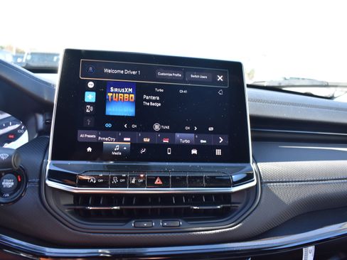 New 2026 Jeep Compass Latitude image 19