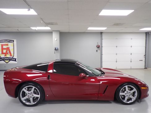 Used 2006 Chevrolet Corvette Coupe w/ Preferred Equipment Group image 14