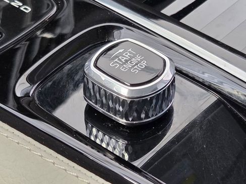 Used 2022 Volvo S60 T8 Inscription image 34