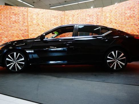 Certified 2022 Nissan Altima 2.0 SR FWD image 4