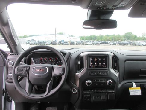 New 2026 GMC Sierra 2500 Pro AWD/4WD image 16