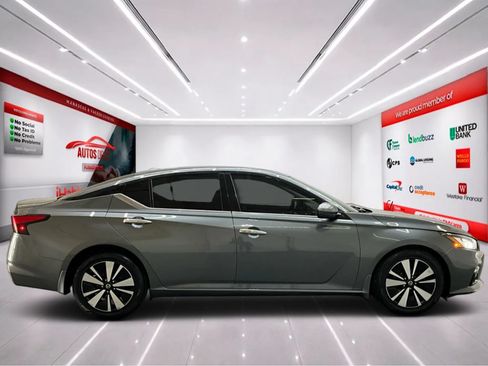 Used 2019 Nissan Altima 2.5 SV FWD image 9