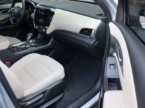 Used 2022 Chevrolet Traverse LS AWD/4WD image 44