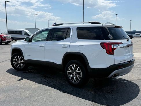 Used 2023 GMC Acadia SLE w/ Driver Convenience Package FWD image 3