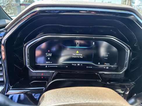 Used 2023 Chevrolet Silverado 1500 LT image 21