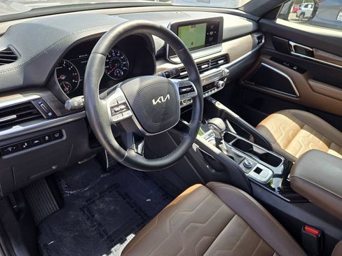 Used 2022 Kia Telluride SX w/ SX Prestige Package AWD/4WD image 9