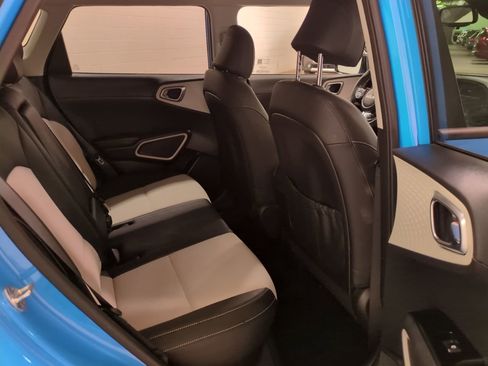 Certified 2023 Kia Soul GT-Line image 12