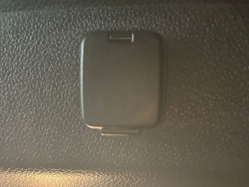 Used 2019 Ford Explorer XLT image 36