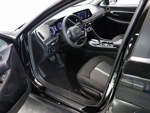 Used 2021 Hyundai Sonata SE image 2