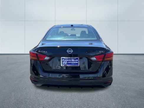 Used 2024 Nissan Altima 2.5 SV FWD image 5