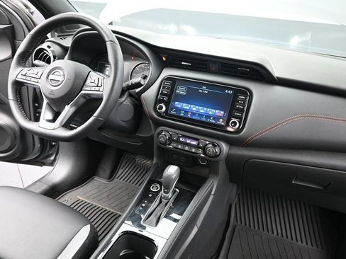 Used 2023 Nissan Kicks SR w/ SR Premium Package FWD image 31