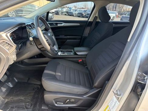 Used 2020 Ford Fusion SE image 13