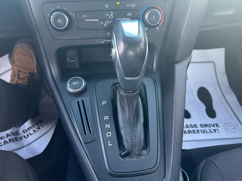 Used 2015 Ford Focus SE image 26