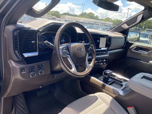 Used 2022 Chevrolet Silverado 1500 RST AWD/4WD image 19