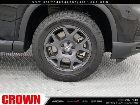 Used 2025 Honda Pilot TrailSport image 9