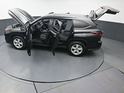 Certified 2025 Toyota Highlander LE image 51