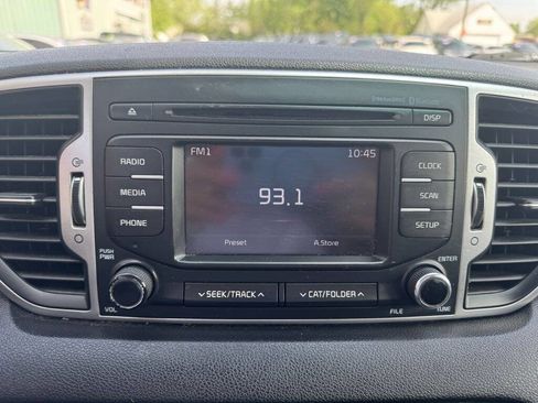 Used 2018 Kia Sportage LX image 17