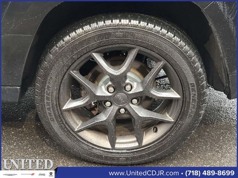 Used 2019 Jeep Grand Cherokee Limited X image 12