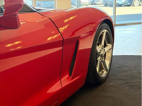 Used 2005 Chevrolet Corvette Convertible w/ Preferred Equipment Group RWD image 36