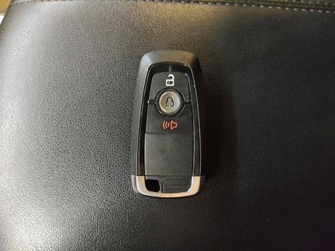 Used 2024 Ford Edge SEL image 32