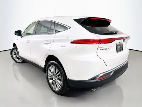 Used 2021 Toyota Venza Limited w/ Carpet Mat Package (TMS) image 5