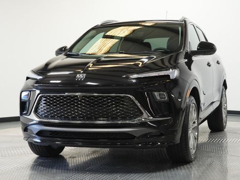 Used 2026 Buick Encore GX Avenir w/ Avenir Technology Package AWD/4WD image 3