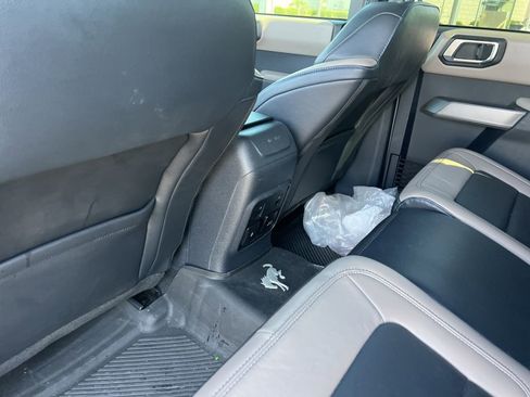 Used 2022 Ford Bronco Wildtrak image 11