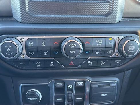 Used 2019 Jeep Wrangler Unlimited Rubicon w/ Cold Weather Group image 35