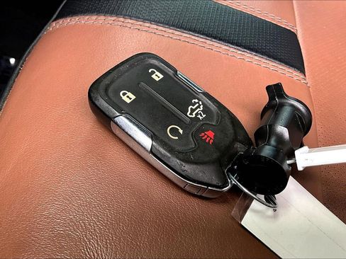 Used 2022 Chevrolet Silverado 3500 High Country w/ Technology Package image 10