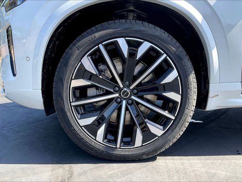 New 2026 Volvo XC90 T8 Ultra w/ Lounge Package image 14