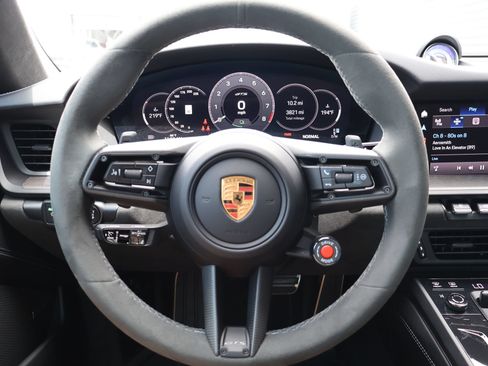 Certified 2025 Porsche 911 Carrera 4 GTS AWD/4WD image 75