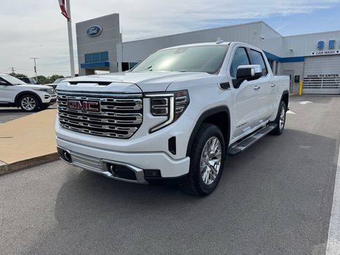 Used 2022 GMC Sierra 1500 Denali w/ Technology Package AWD/4WD image 6