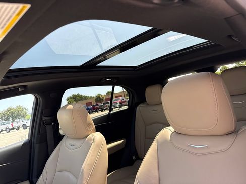 Used 2025 Cadillac XT4 Premium Luxury w/ Cold Weather Package FWD image 5