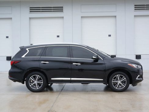 Used 2019 INFINITI QX60 Luxe w/ Essential Package image 15