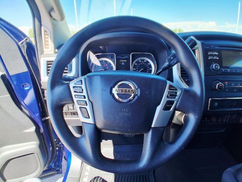Used 2017 Nissan Titan SV AWD/4WD image 27