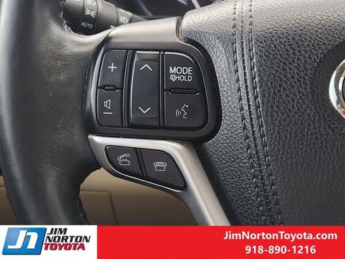 Used 2016 Toyota Highlander Limited Platinum AWD/4WD image 30