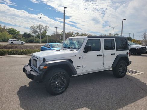 Used 2024 Jeep Wrangler Sport S image 10