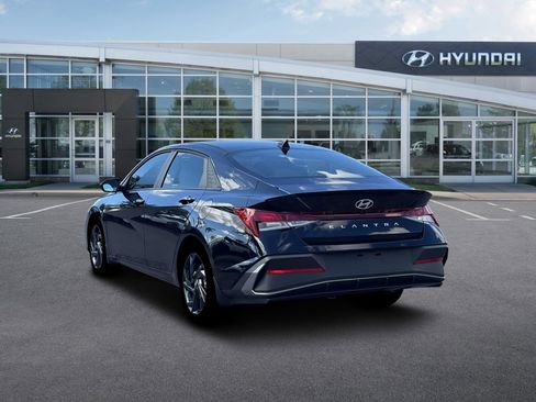 New 2026 Hyundai Elantra Sport FWD image 5