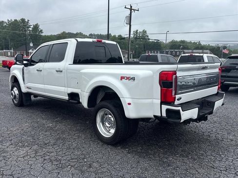 Used 2024 Ford F450 Platinum w/ FX4 Off-Road Package AWD/4WD image 5