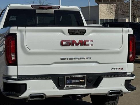 Used 2024 GMC Sierra 1500 AT4 w/ Technology Package image 8