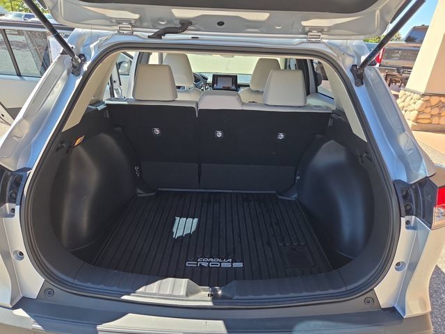 Used 2022 Toyota Corolla Cross L FWD image 19