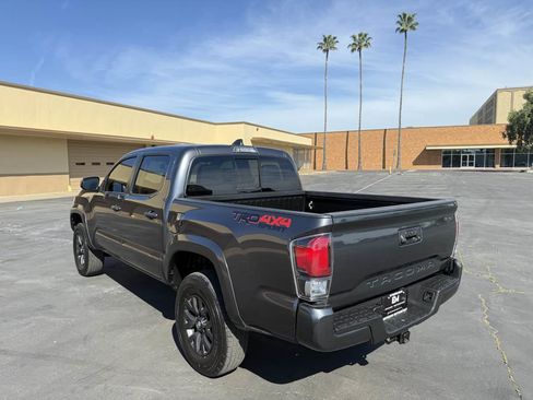 Used 2023 Toyota Tacoma SR5 AWD/4WD image 5
