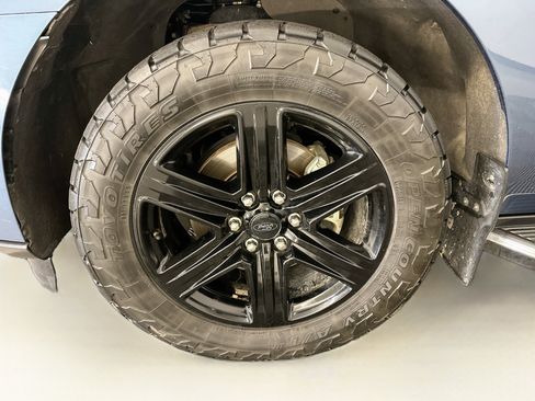 Used 2020 Ford Expedition XLT w/ Equipment Group 202A AWD/4WD image 38