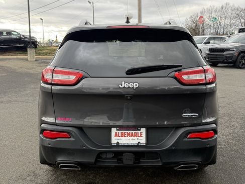 Used 2017 Jeep Cherokee Latitude w/ Safety/Convenience Group image 4